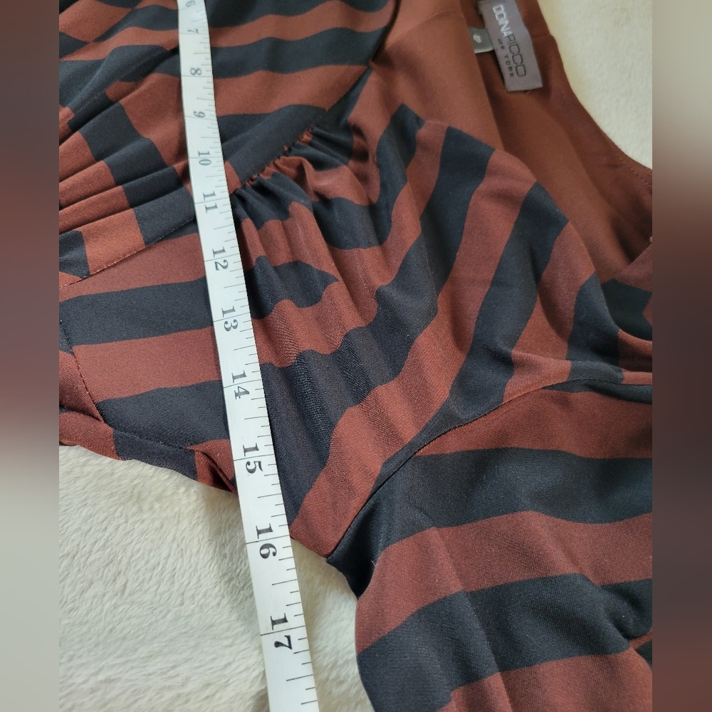 Donna Ricco | Brown/Black Abstract Stripe Asymmetric Ruched Dress (SIZE 4P) - Picture 10 of 12